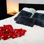 Red Rose Διαμέρισμα *